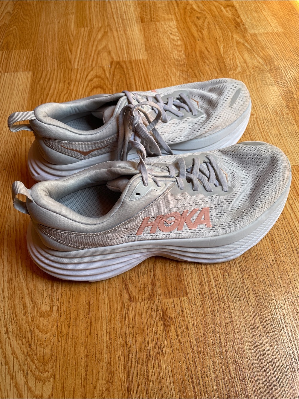 Hoka Light One One Bondi 8